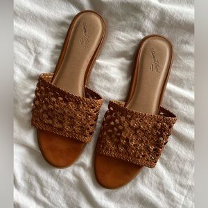 Universal Threads Women’s Sandals 8.5